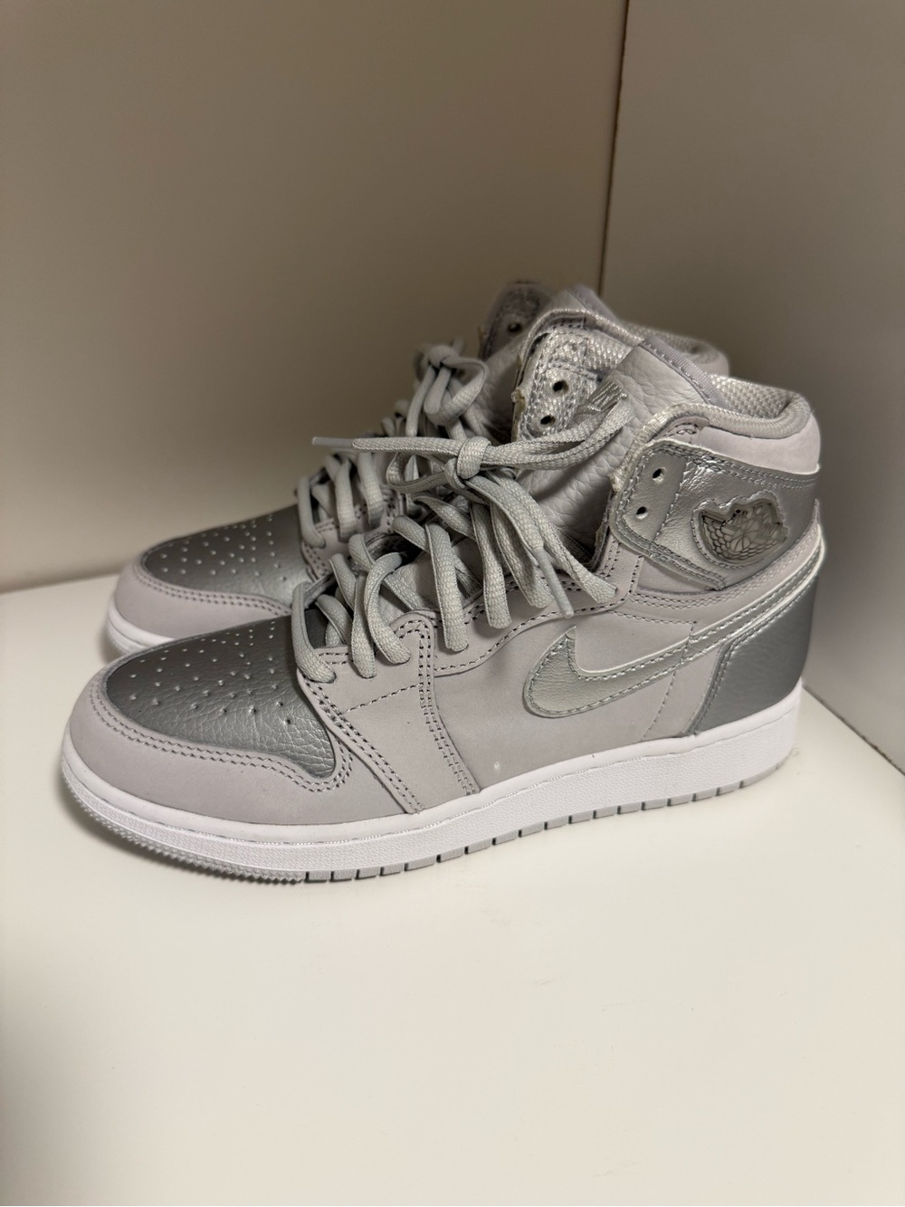 Jordan 1 Retro High Japan Neutral Grey (GS)
